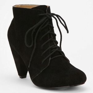 Black lace up heel boot